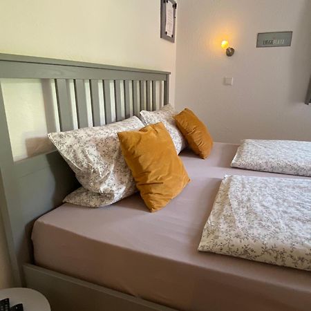 Kleines Doppelzimmer Mit Eigenem Bad Und Kuehlschrank, Frisch Saniert Фридрихског Экстерьер фото