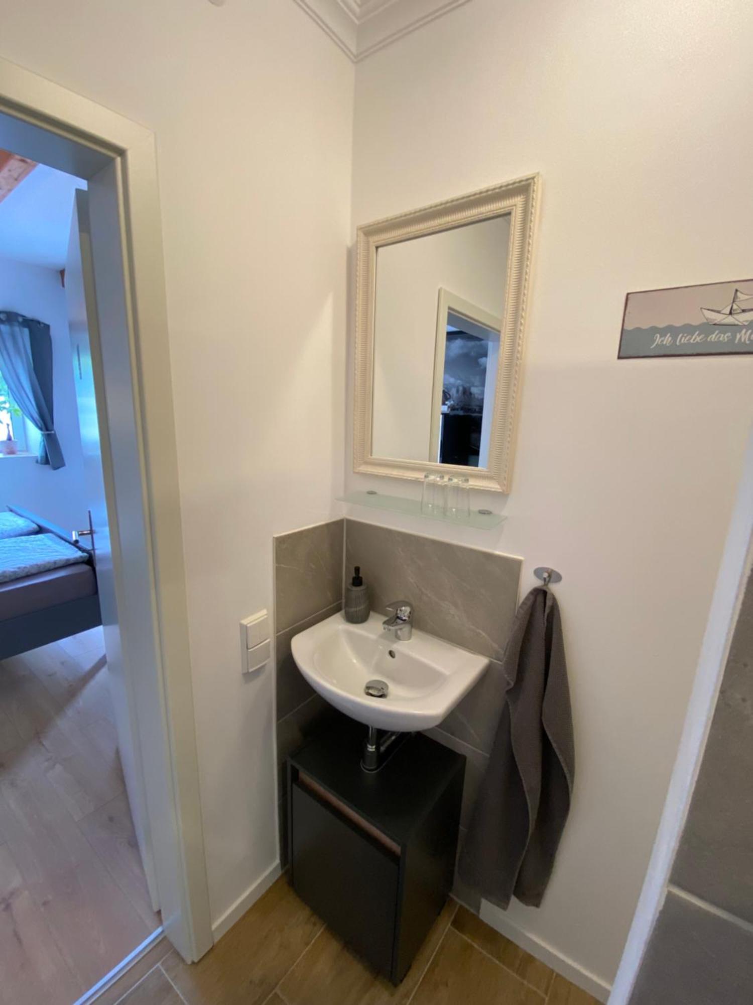 Kleines Doppelzimmer Mit Eigenem Bad Und Kuehlschrank, Frisch Saniert Фридрихског Экстерьер фото